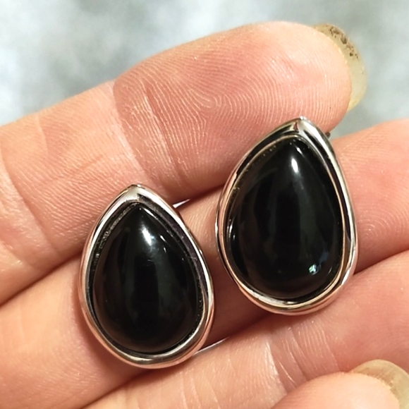 NAPIER VINTAGE LEVERBACK/SCREWBACK AND POST (4 PAIRS) EARRING LOT - Picture 6 of 10